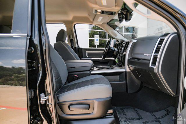 Photo of 2017 Brilliant Black Crystal Pearlcoat RAM 2500