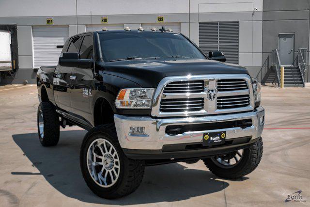 Photo of 2017 Brilliant Black Crystal Pearlcoat RAM 2500