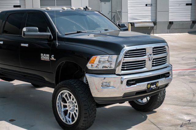 Photo of 2017 Brilliant Black Crystal Pearlcoat RAM 2500