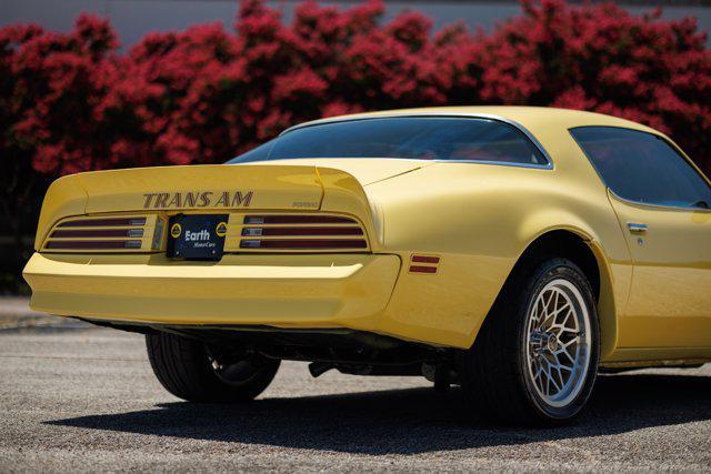 Photo of 1977 Yellow Pontiac Firebird