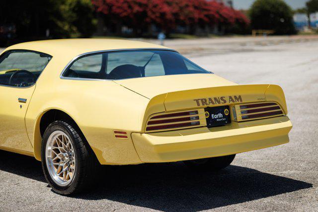 Photo of 1977 Yellow Pontiac Firebird