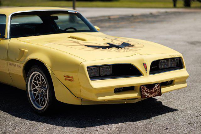 Photo of 1977 Yellow Pontiac Firebird
