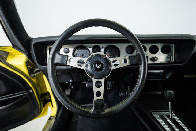 Photo of 1977 Yellow Pontiac Firebird