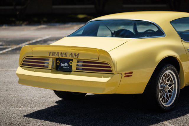Photo of 1977 Yellow Pontiac Firebird