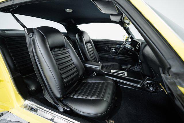 Photo of 1977 Yellow Pontiac Firebird