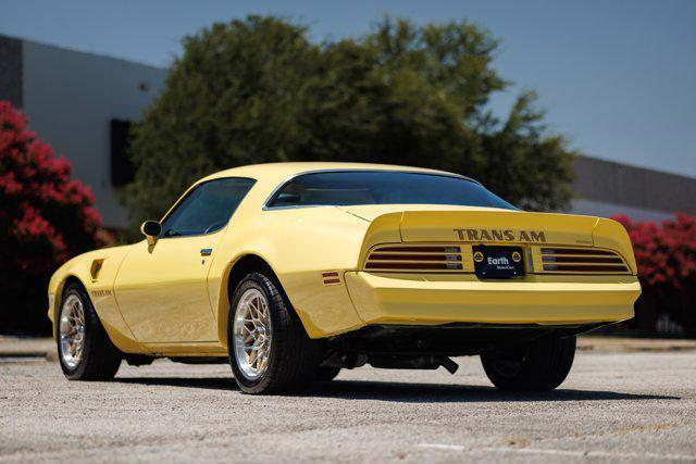 Photo of 1977 Yellow Pontiac Firebird