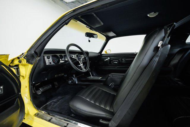 Photo of 1977 Yellow Pontiac Firebird