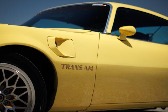 Photo of 1977 Yellow Pontiac Firebird