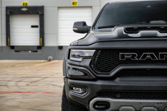 Photo of 2024 Diamond Black Crystal Pearlcoat RAM 1500