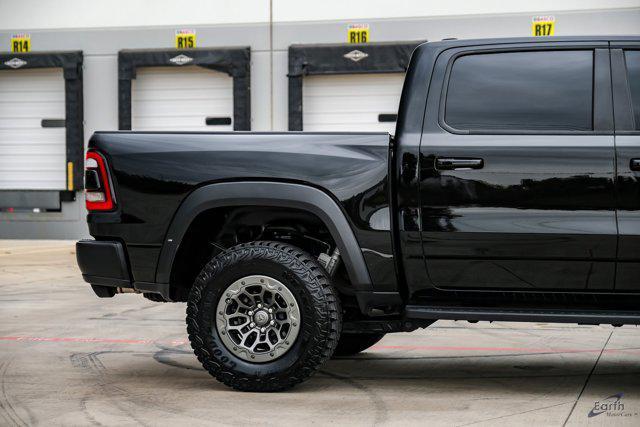 Photo of 2024 Diamond Black Crystal Pearlcoat RAM 1500