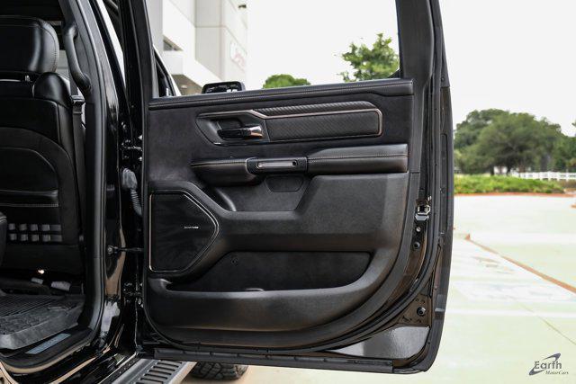 Photo of 2024 Diamond Black Crystal Pearlcoat RAM 1500