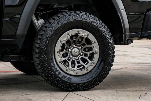 Photo of 2024 Diamond Black Crystal Pearlcoat RAM 1500