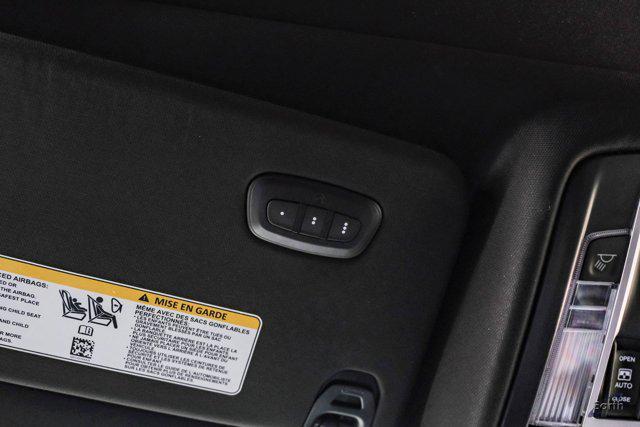 Photo of 2024 Diamond Black Crystal Pearlcoat RAM 1500