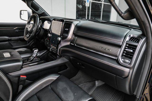 Photo of 2024 Diamond Black Crystal Pearlcoat RAM 1500