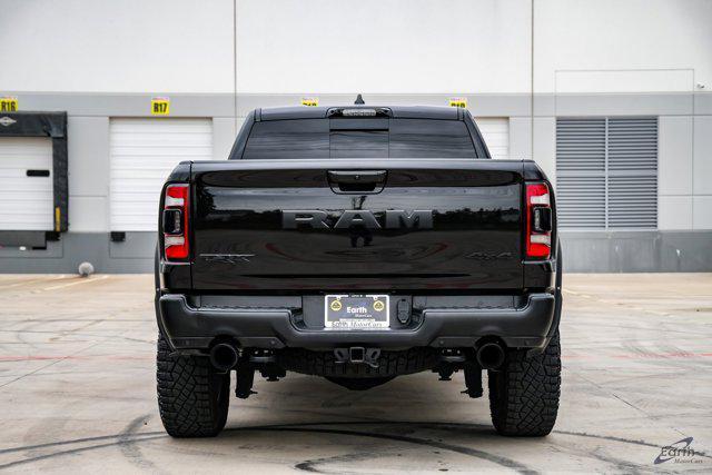 Photo of 2024 Diamond Black Crystal Pearlcoat RAM 1500