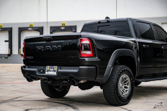 Photo of 2024 Diamond Black Crystal Pearlcoat RAM 1500