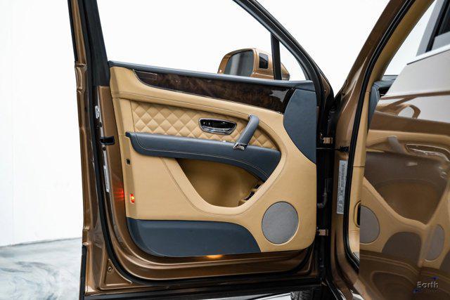 Photo of 2017 Bentayga Bronze Metallic Bentley Bentayga