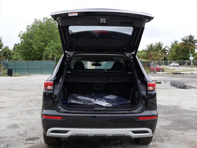 Photo of 2025 Black Diamond Mitsubishi Outlander PHEV