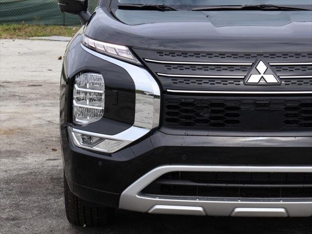 Photo of 2025 Black Diamond Mitsubishi Outlander PHEV