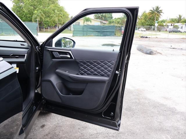 Photo of 2025 Black Diamond Mitsubishi Outlander PHEV