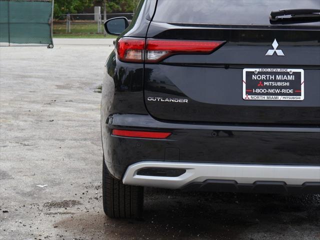 Photo of 2025 Black Diamond Mitsubishi Outlander PHEV