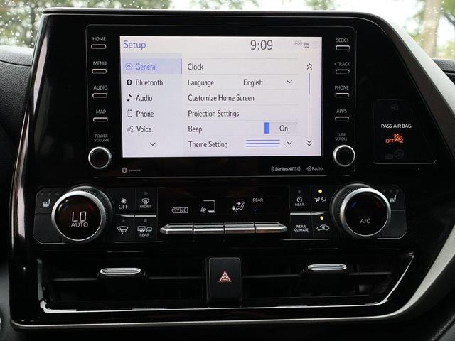 Photo of 2022 Ruby Flare Pearl Toyota Highlander