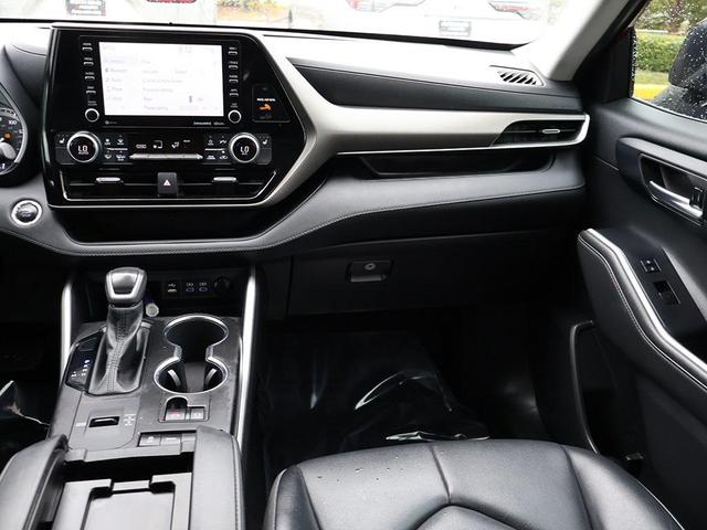 Photo of 2022 Ruby Flare Pearl Toyota Highlander