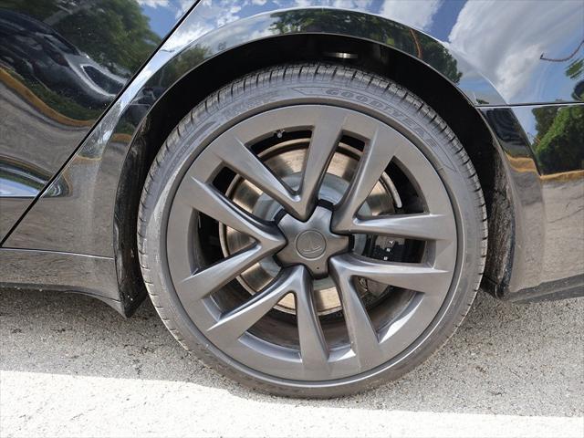Photo of 2022 Solid Black Tesla Model S