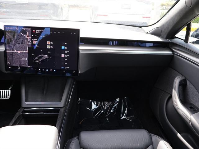 Photo of 2022 Solid Black Tesla Model S