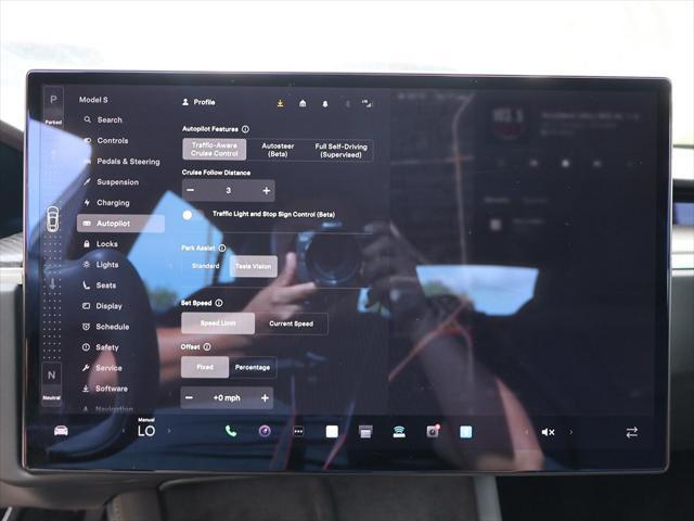Photo of 2022 Solid Black Tesla Model S