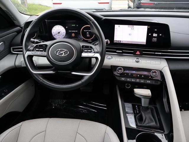 Photo of 2023 Intense Blue Hyundai ELANTRA