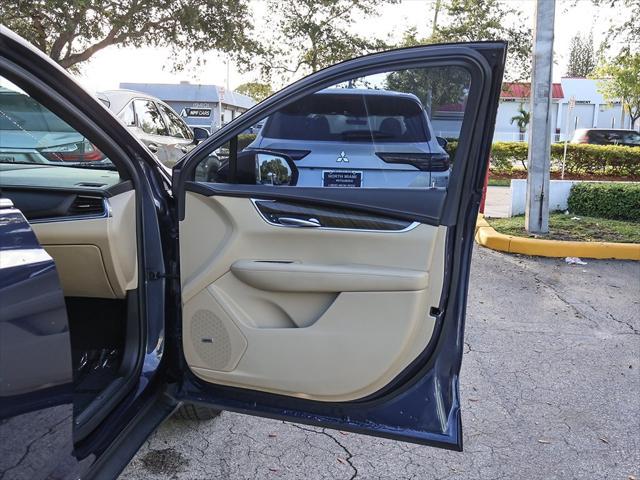 Photo of 2019 Harbor Blue Metallic Cadillac XT5