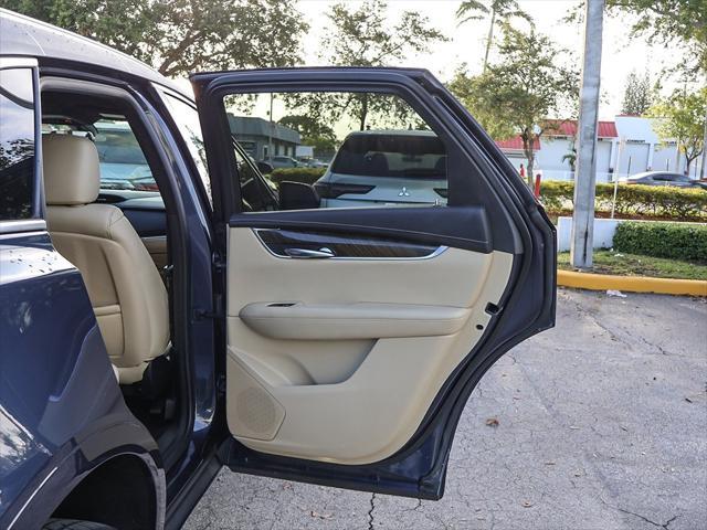 Photo of 2019 Harbor Blue Metallic Cadillac XT5