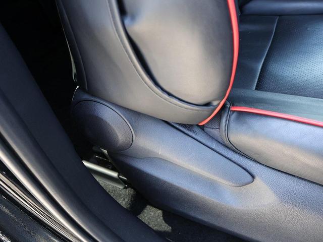 Photo of 2024 Midnight Black Metallic Toyota Highlander