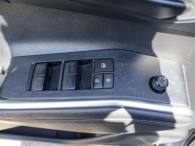 Photo of 2024 Midnight Black Metallic Toyota Highlander