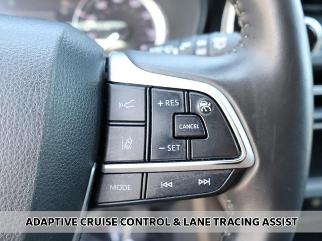 Photo of 2024 Midnight Black Metallic Toyota Highlander