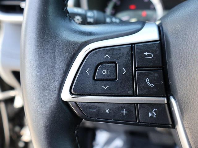 Photo of 2024 Midnight Black Metallic Toyota Highlander