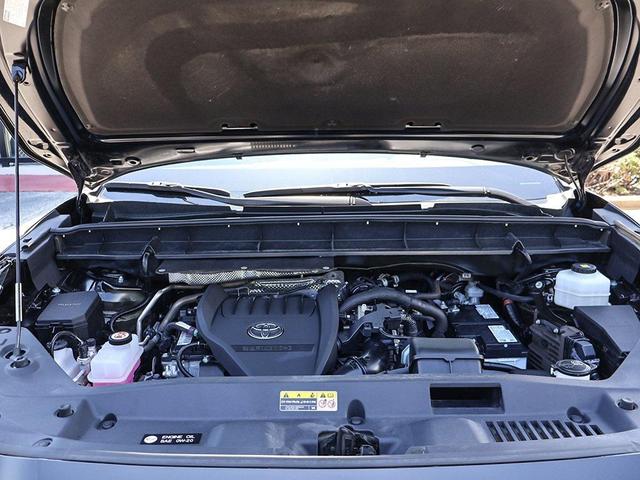 Photo of 2024 Midnight Black Metallic Toyota Highlander