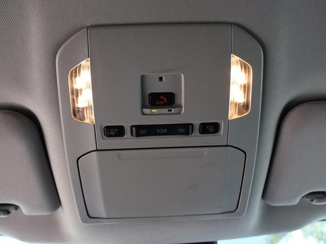 Photo of 2024 Midnight Black Metallic Toyota Highlander