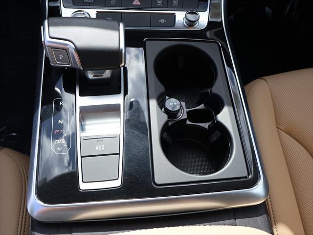 Photo of 2025 Mythos Black Metallic Audi Q7