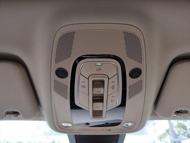 Photo of 2025 Mythos Black Metallic Audi Q7