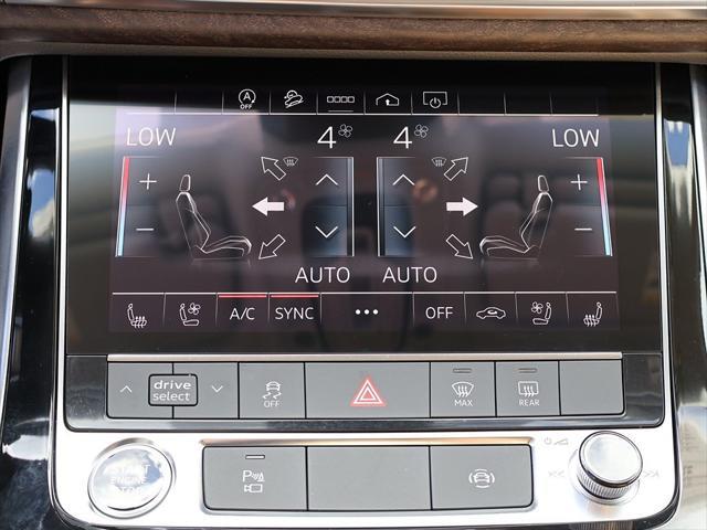 Photo of 2025 Mythos Black Metallic Audi Q7
