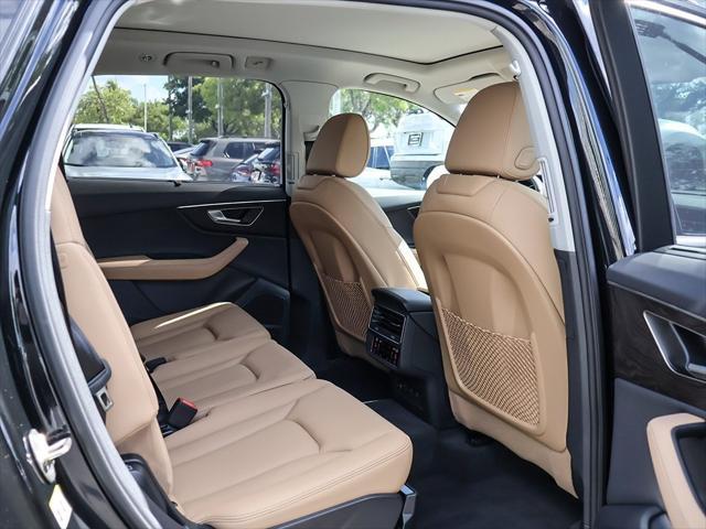 Photo of 2025 Mythos Black Metallic Audi Q7