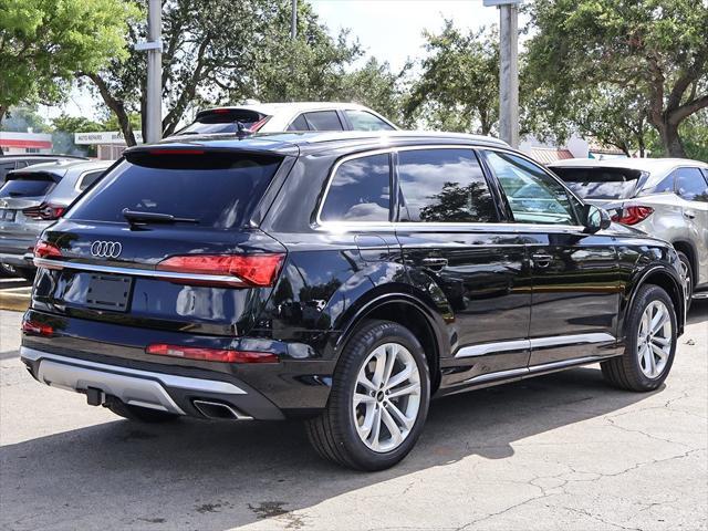Photo of 2025 Mythos Black Metallic Audi Q7
