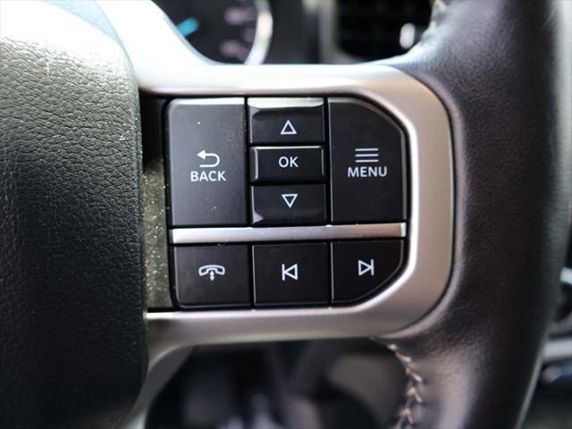 Photo of 2024 Oxford White Ford Expedition
