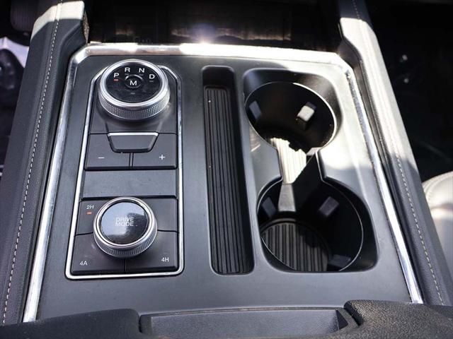 Photo of 2024 Oxford White Ford Expedition