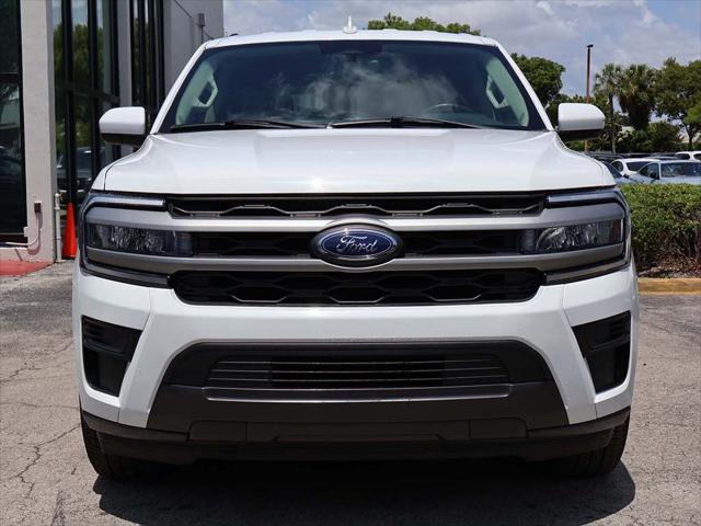 Photo of 2024 Oxford White Ford Expedition