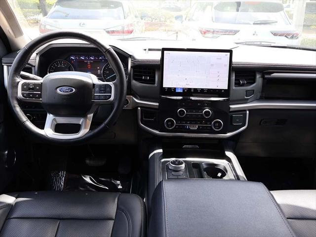Photo of 2024 Oxford White Ford Expedition