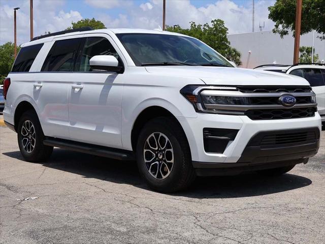 Photo of 2024 Oxford White Ford Expedition