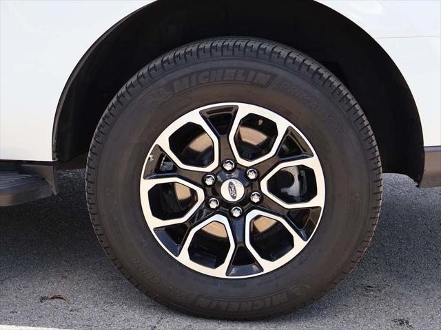 Photo of 2024 Oxford White Ford Expedition